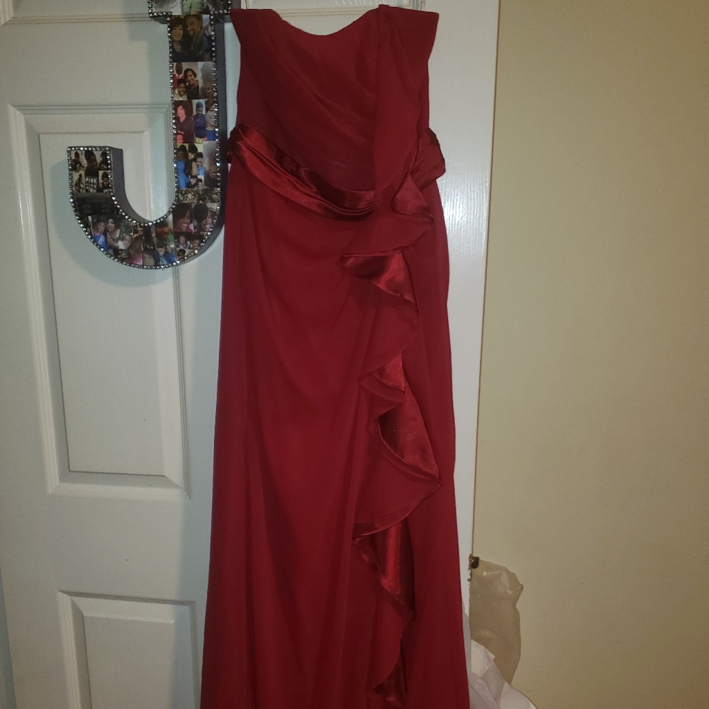 NWT Red David's Bridal  Dress